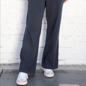 Brandy Melville straight leg sweatpants